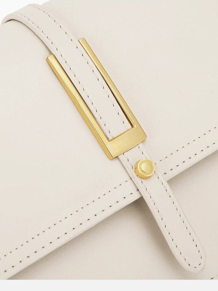 Bolso de hombro de piel blanca