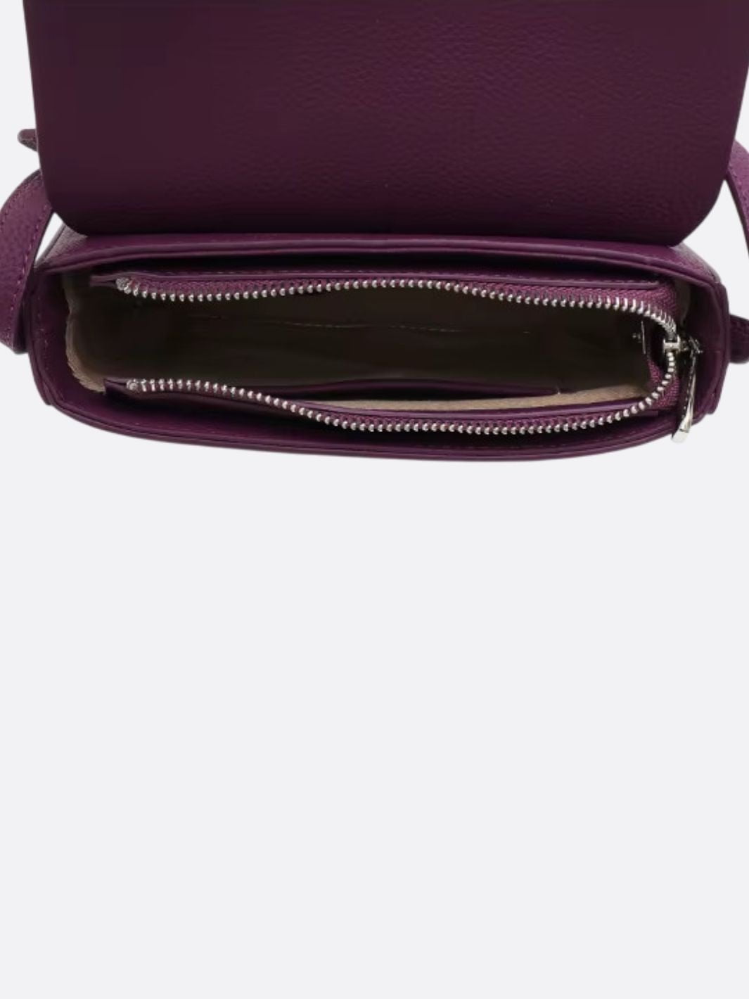 Bolso de piel granulada con bandolera