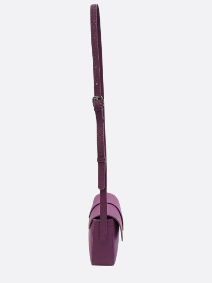 Bolso de piel granulada con bandolera