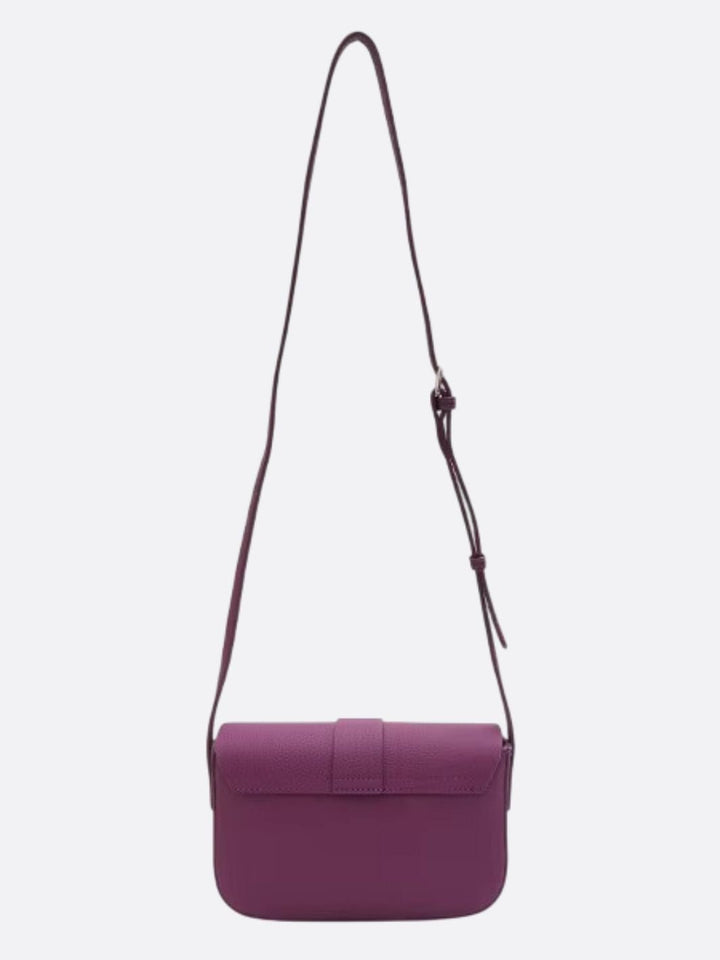 Bolso de piel granulada con bandolera
